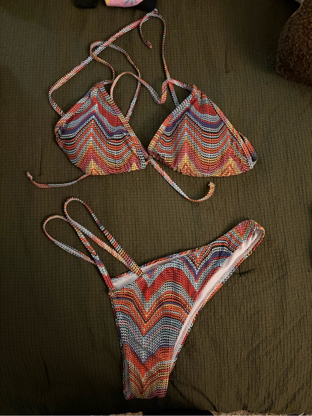 SHEIN Multicolor Chevron Triangle Bikini Set